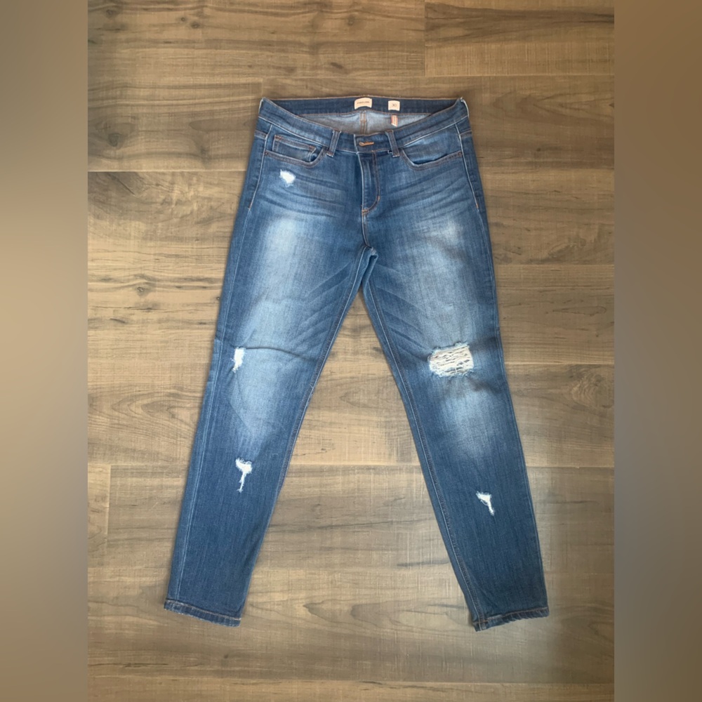 Sneak Peek distressed ankle jeans size 30
